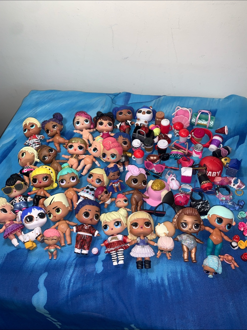 L.O.L. Surprise! Dolls & Accessories Set